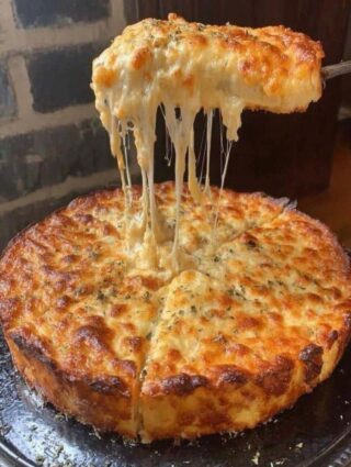 CREAMY BAKED MAC AND CHEESE