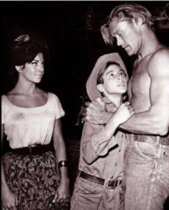Look closer, this Scene from the Rifleman is not edited and it confirms what we all suspected… Look in the first comment