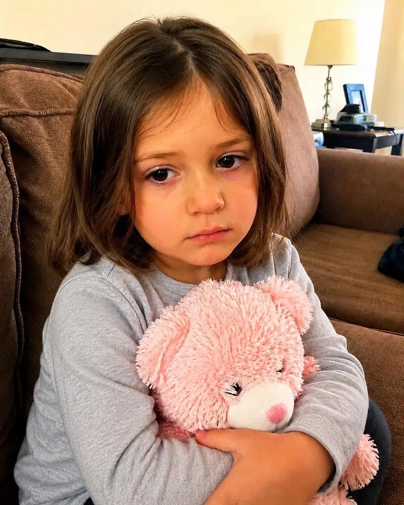 My granddaughter stopped speaking after her father remarried — then she handed me her stuffed bear with a voice recording and a note that said, “Listen when my